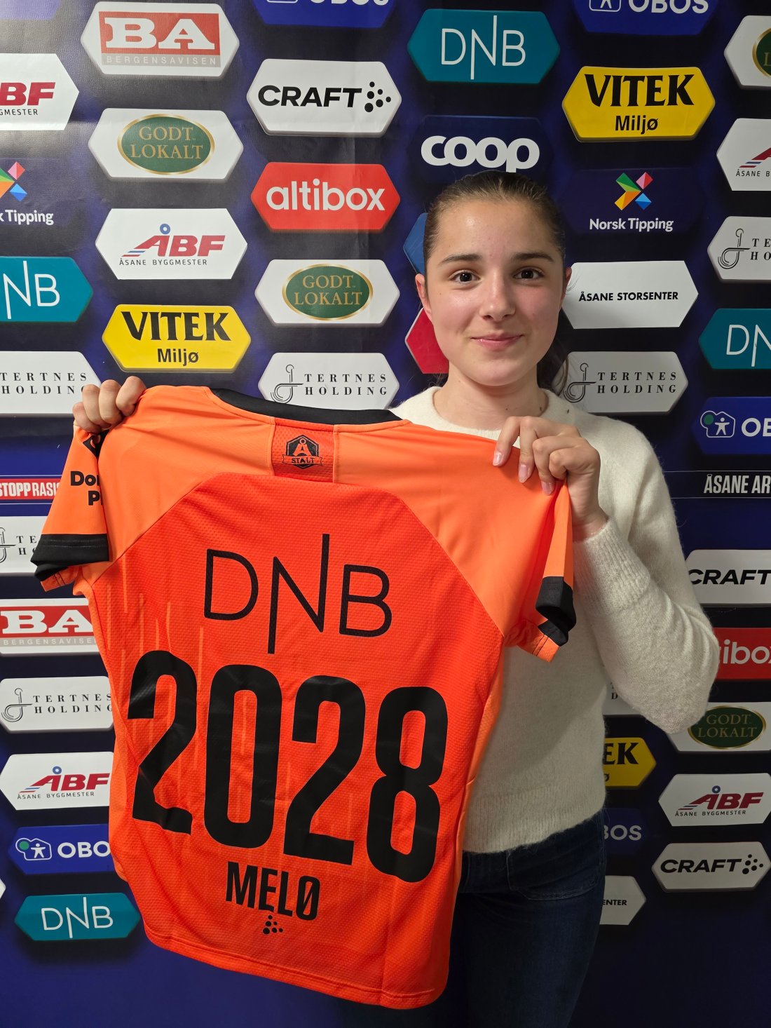 16 år gamle Amalie Melø har signert proffkontrakt med Åsane Fotball
